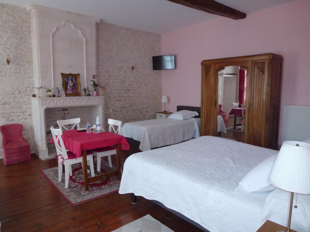 Le Logis De Faugerit Bed & Breakfast Frontenay-Rohan-Rohan Bagian luar foto